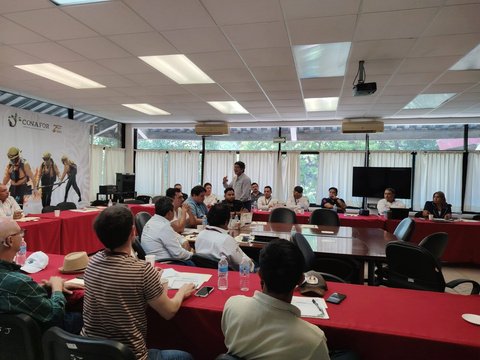 Intercambio de ideas con los asistentes