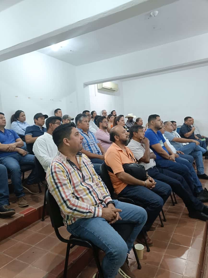 Asistentes al primer taller de la delegación